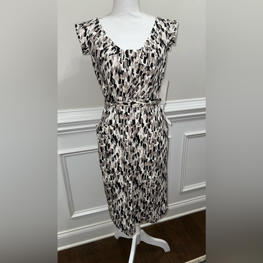 NWT Adrianna Papell Stretch Midi Dress with Belt  sz 8